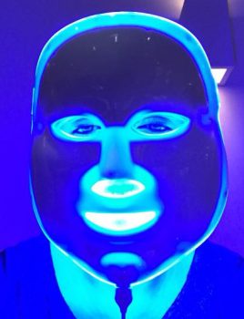 LED Light Therapy Beauty Treatment